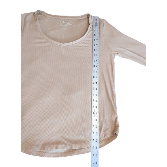 Aero Seriously Soft Beige V Neck Long Sleeve Solid Women Neckline Small - Picture 4 of 7